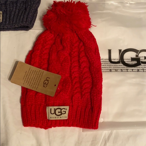 ❤️ SALE Cable knit UGG beanie with Pom Pom! 2 pack - Picture 3 of 6